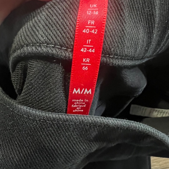 Spanx Jean-ish Ankle Leggings Size Medium, Black, Regular Inseam - Picture 4 of 9